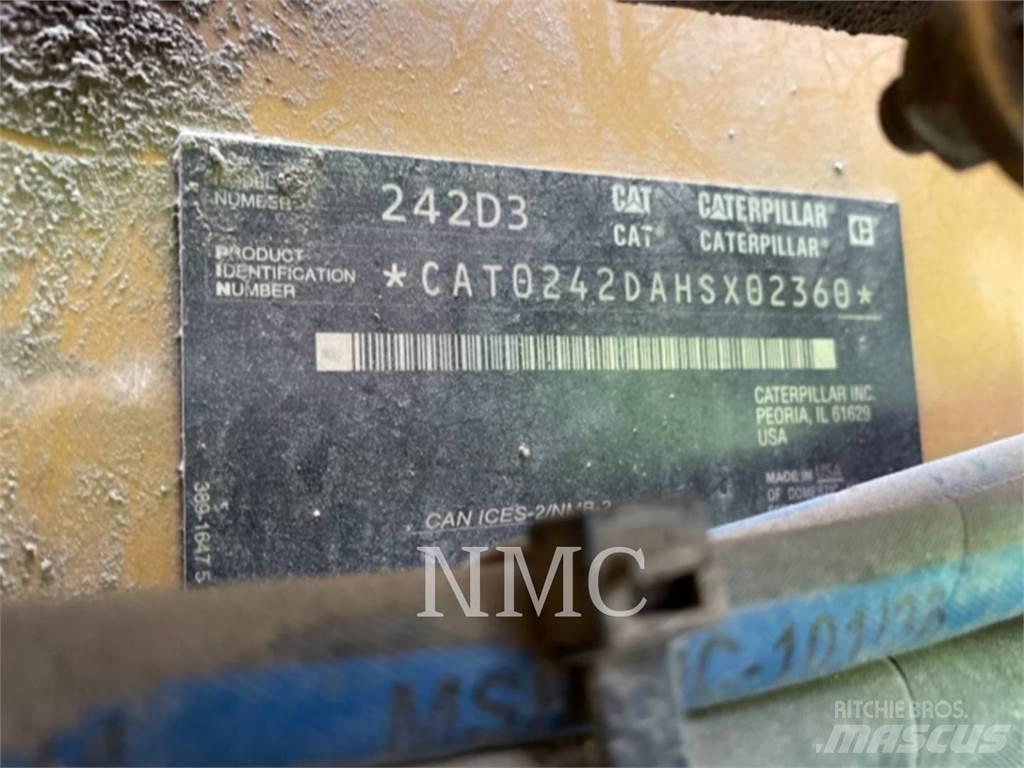 CAT 242D3 Mini incarcator