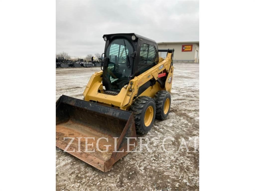 CAT 242D3 Mini incarcator