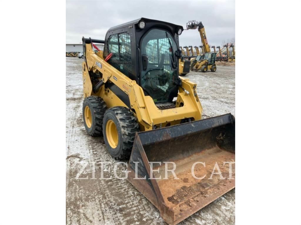 CAT 242D3 Mini incarcator