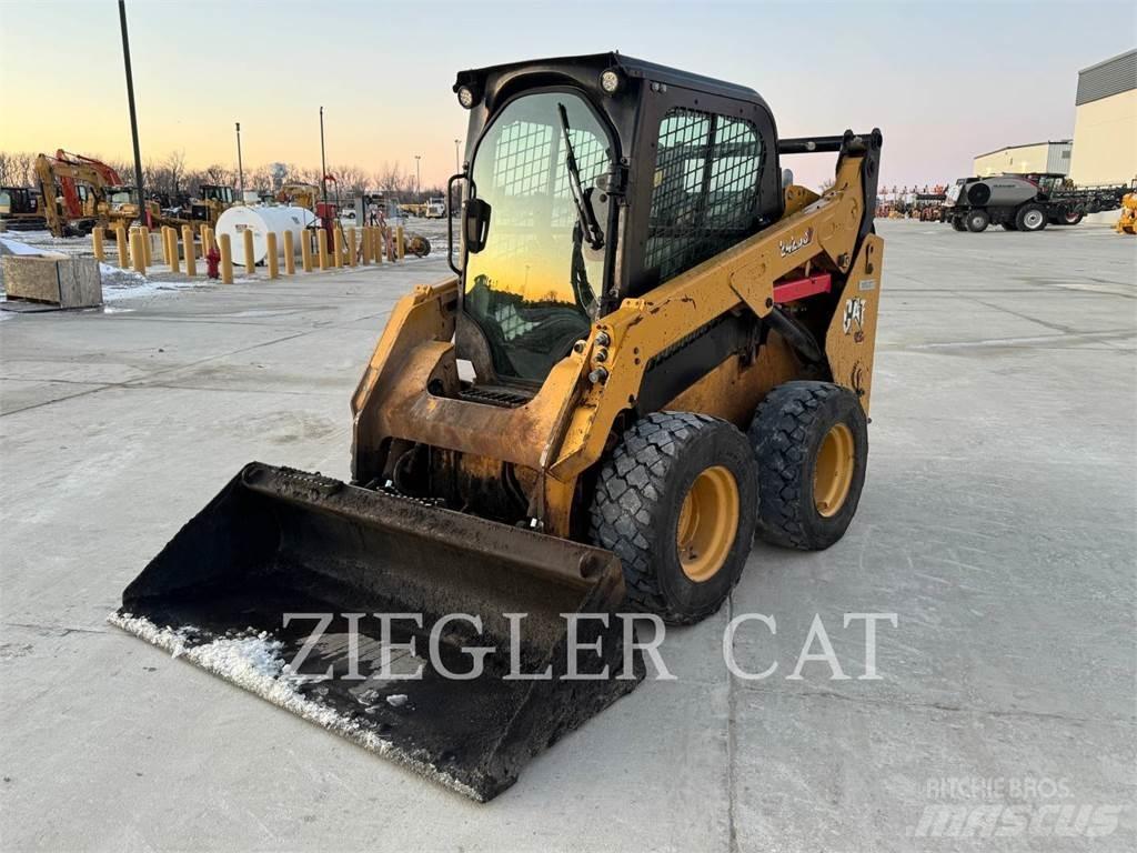 CAT 242D3 Mini incarcator