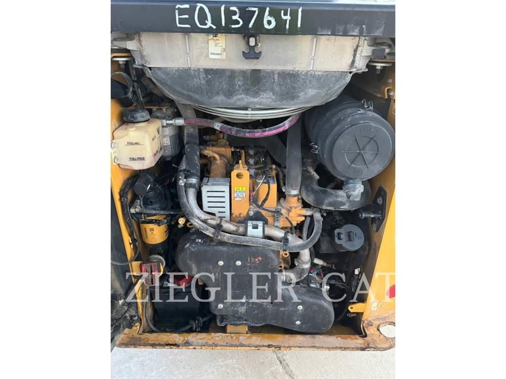 CAT 242D3 Mini incarcator