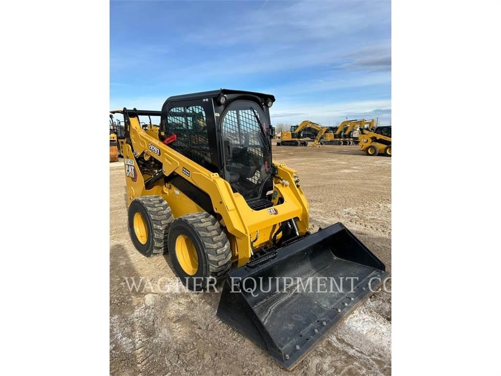 CAT 242D3 Mini incarcator