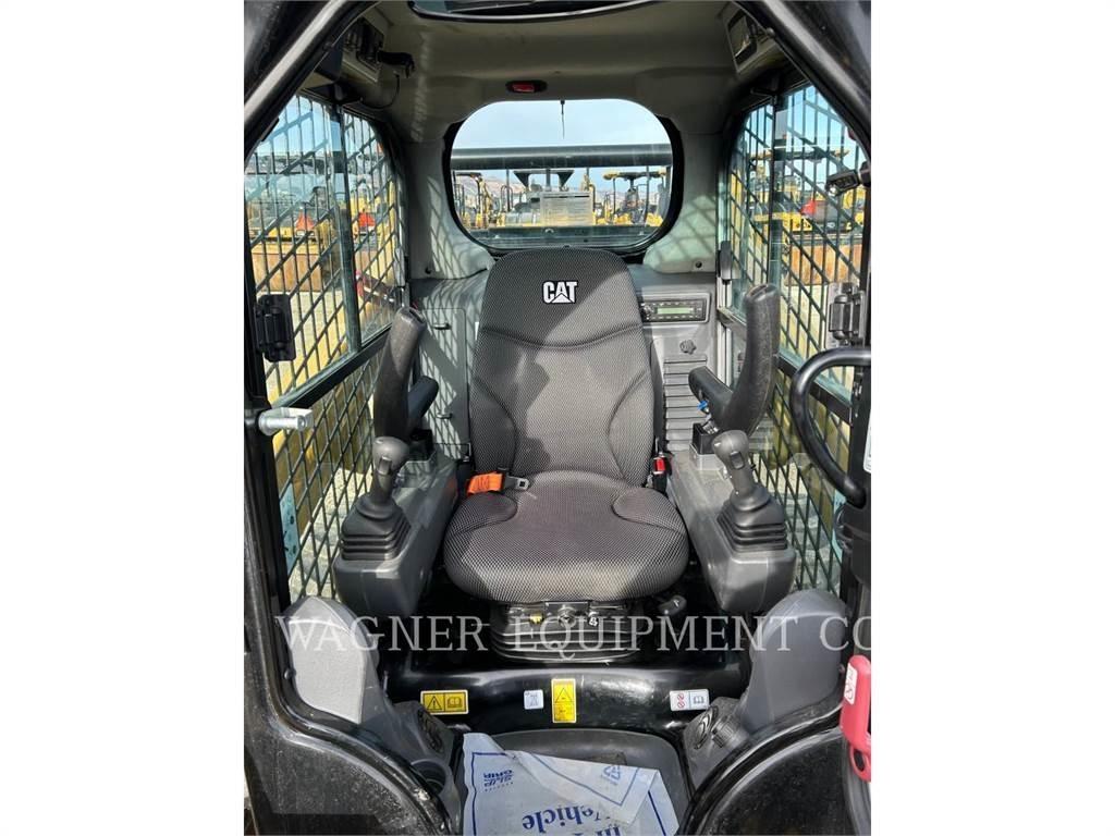 CAT 242D3 Mini incarcator