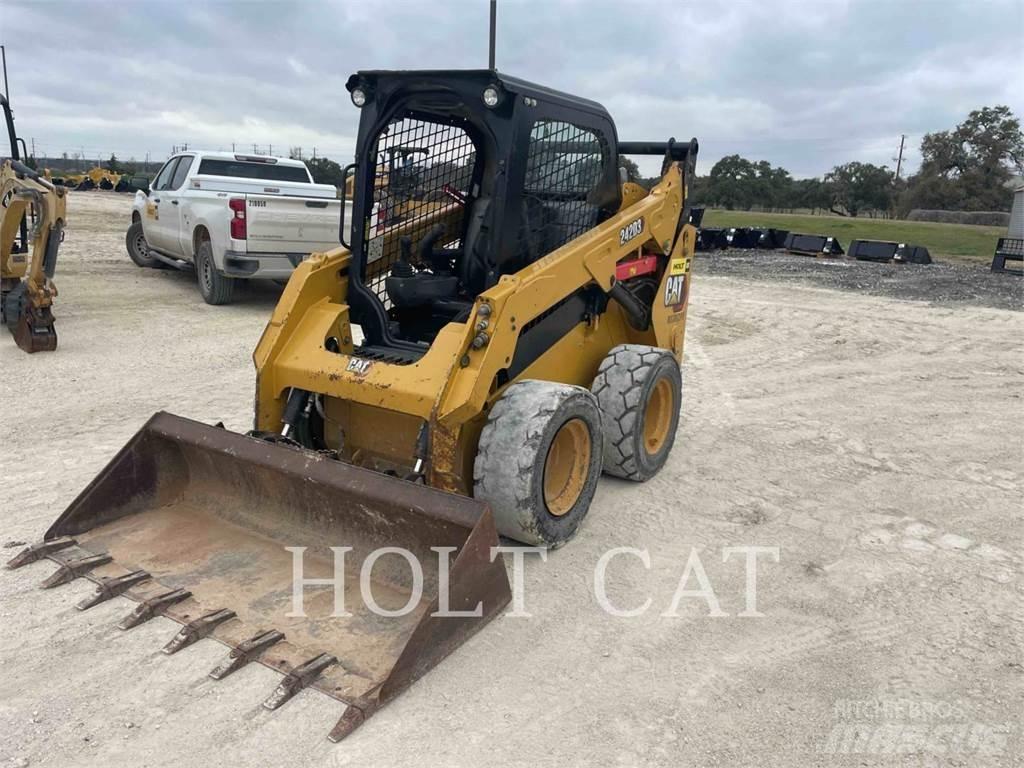 CAT 242D3 Mini incarcator