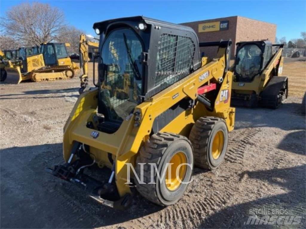 CAT 242D3 Mini incarcator