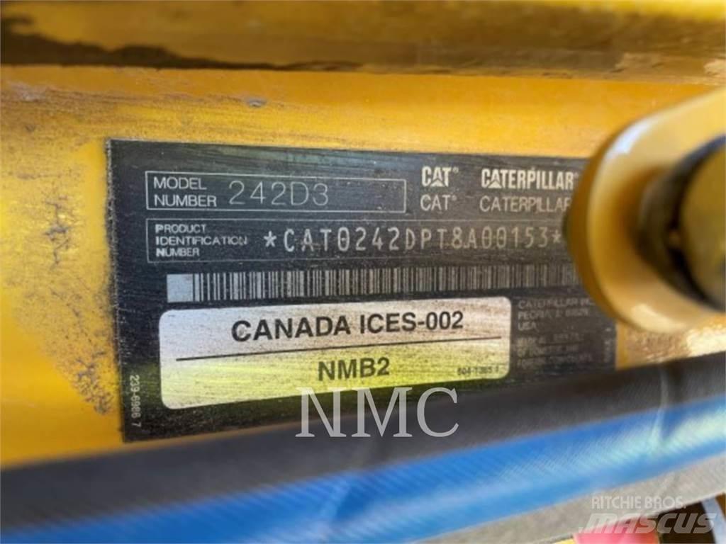 CAT 242D3 Mini incarcator
