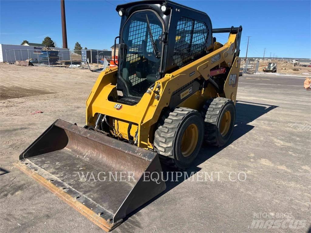 CAT 242D3 Mini incarcator