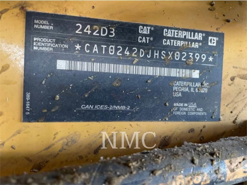 CAT 242D3 Mini incarcator