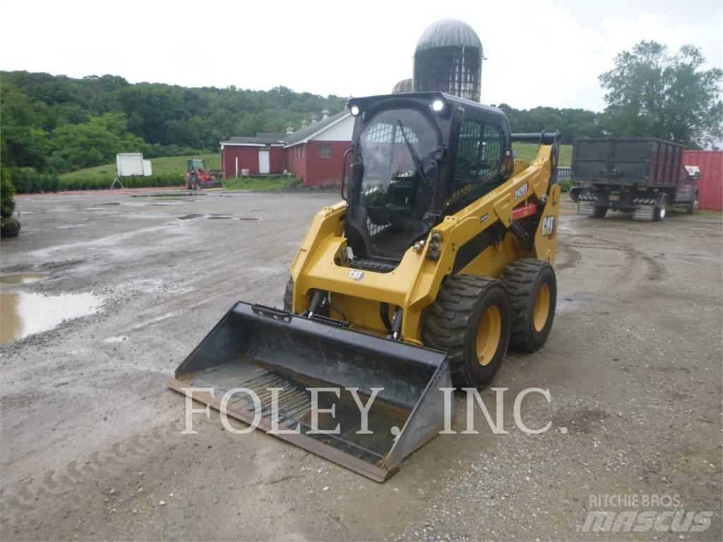 CAT 242D3 Mini incarcator