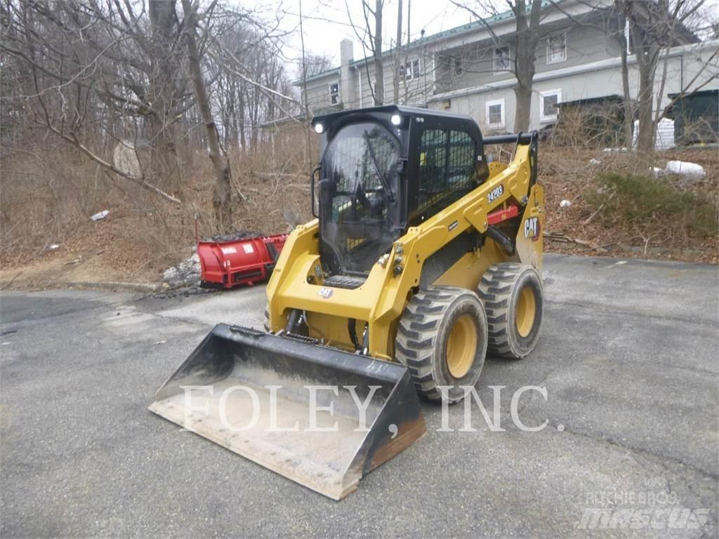 CAT 242D3 Mini incarcator