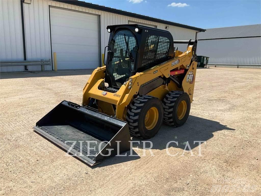 CAT 242D3 Mini incarcator