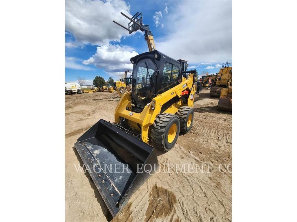 CAT 242D3 Mini incarcator