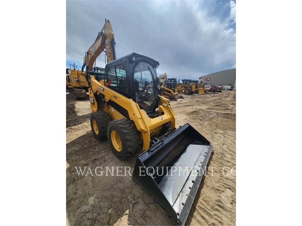 CAT 242D3 Mini incarcator