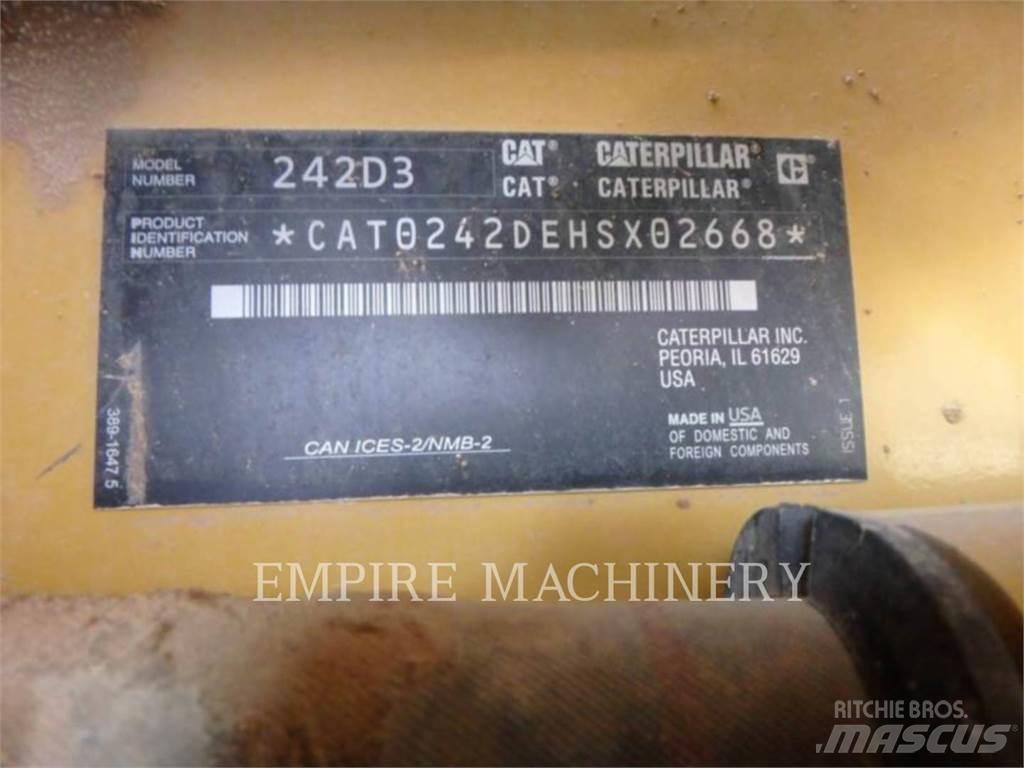CAT 242D3 Mini incarcator