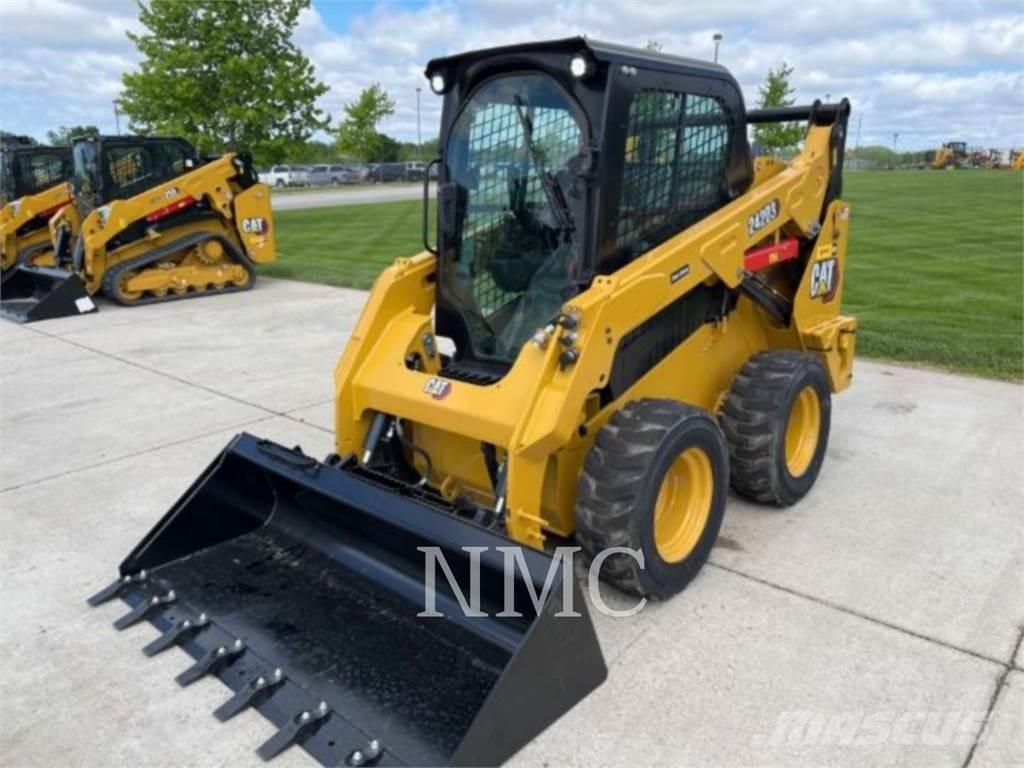 CAT 242D3 Mini incarcator