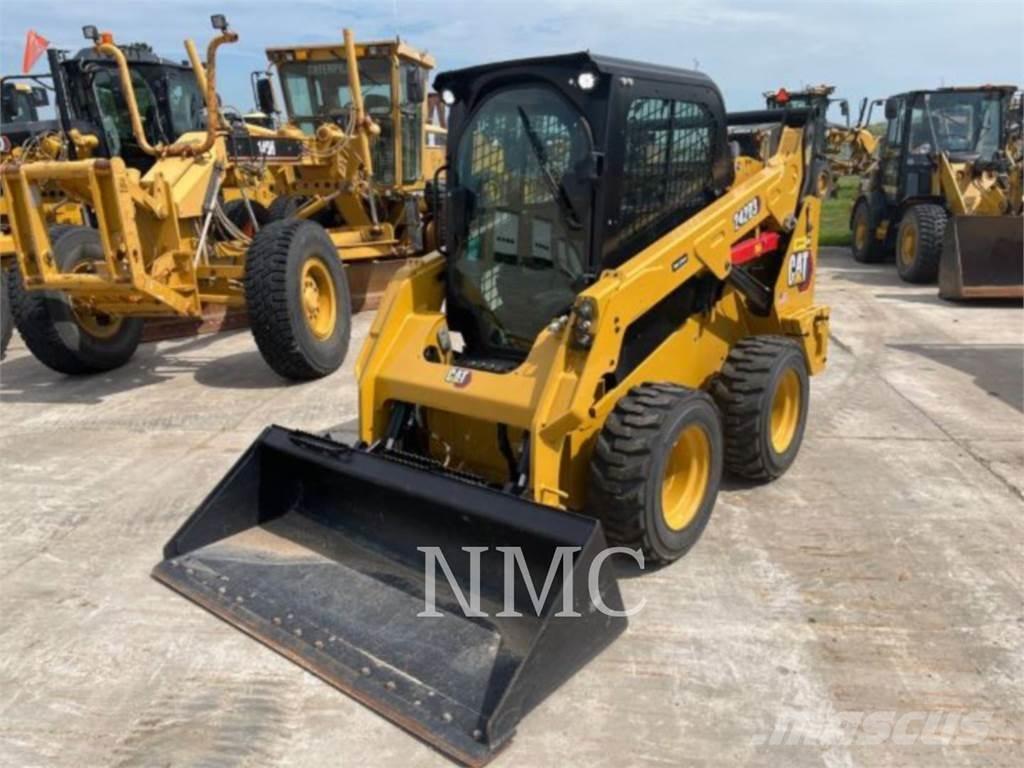 CAT 242D3 Mini incarcator