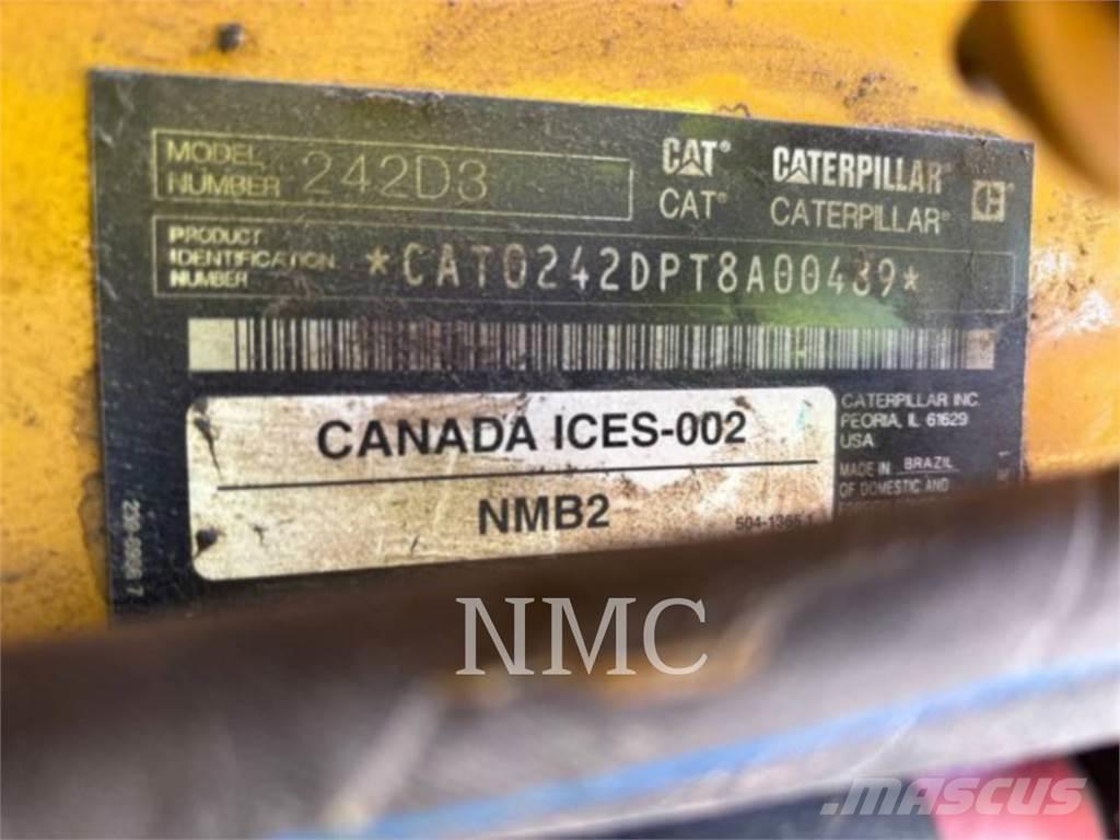 CAT 242D3 Mini incarcator