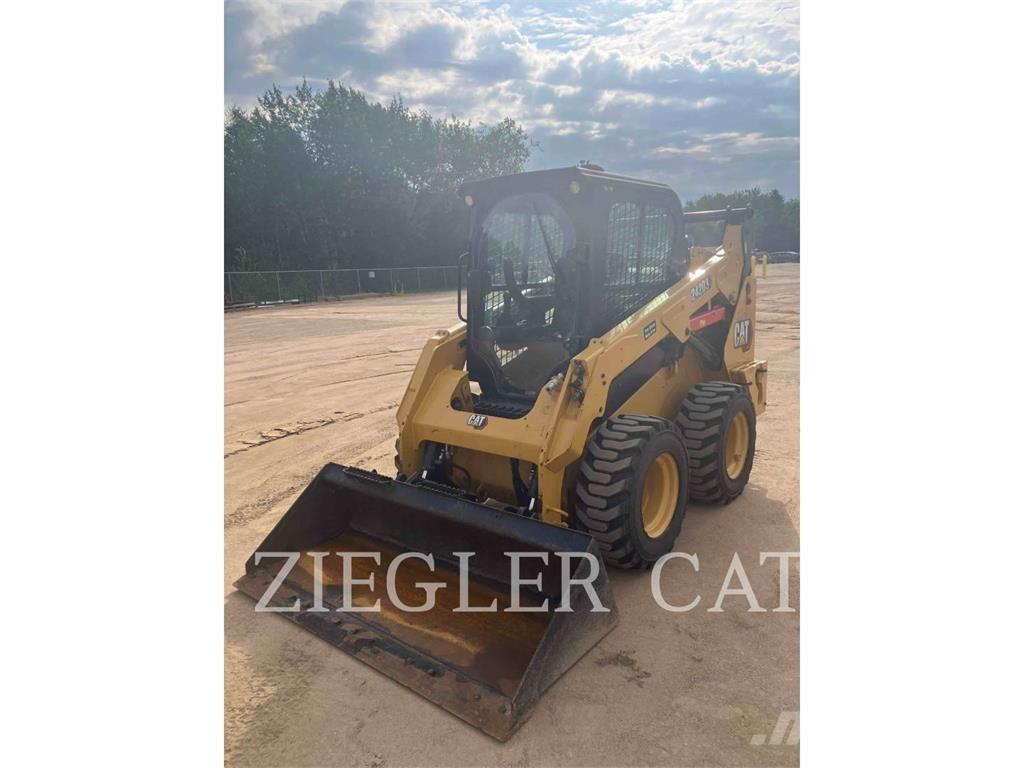 CAT 242D3 Mini incarcator