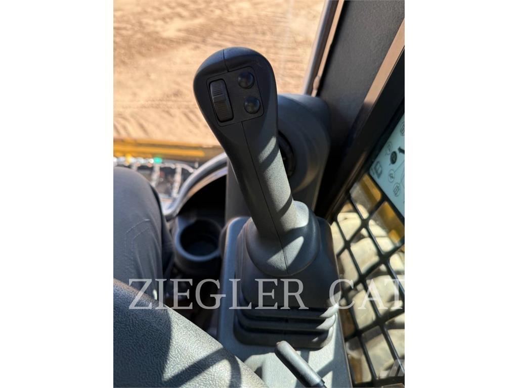 CAT 242D3 Mini incarcator