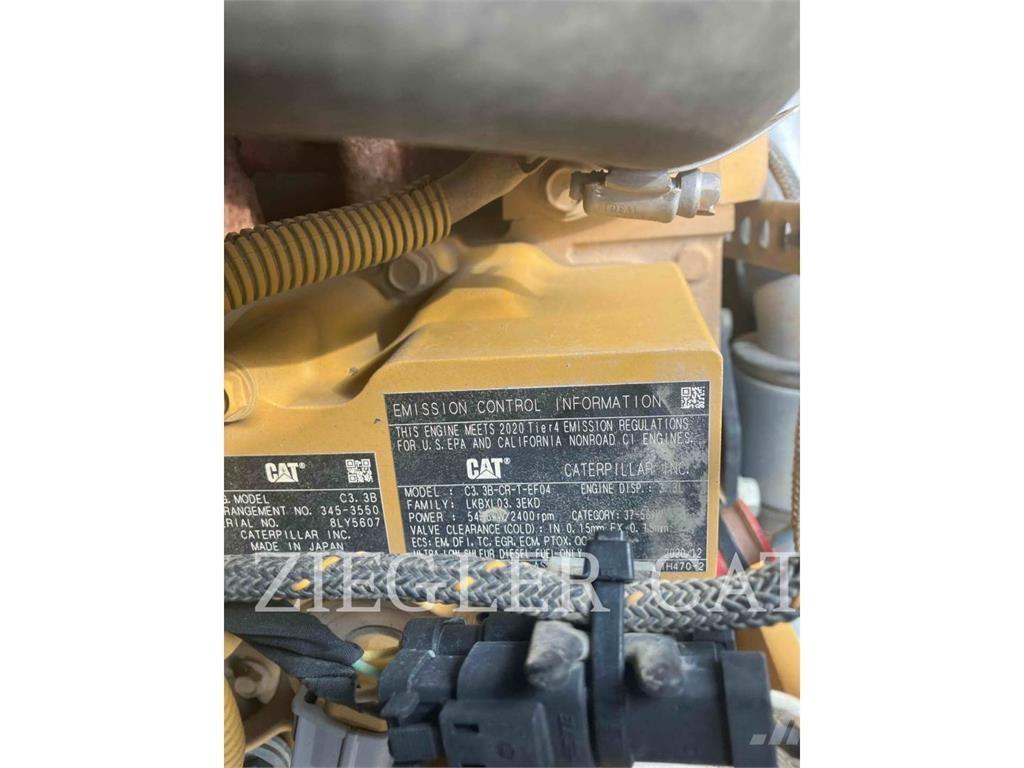 CAT 242D3 Mini incarcator