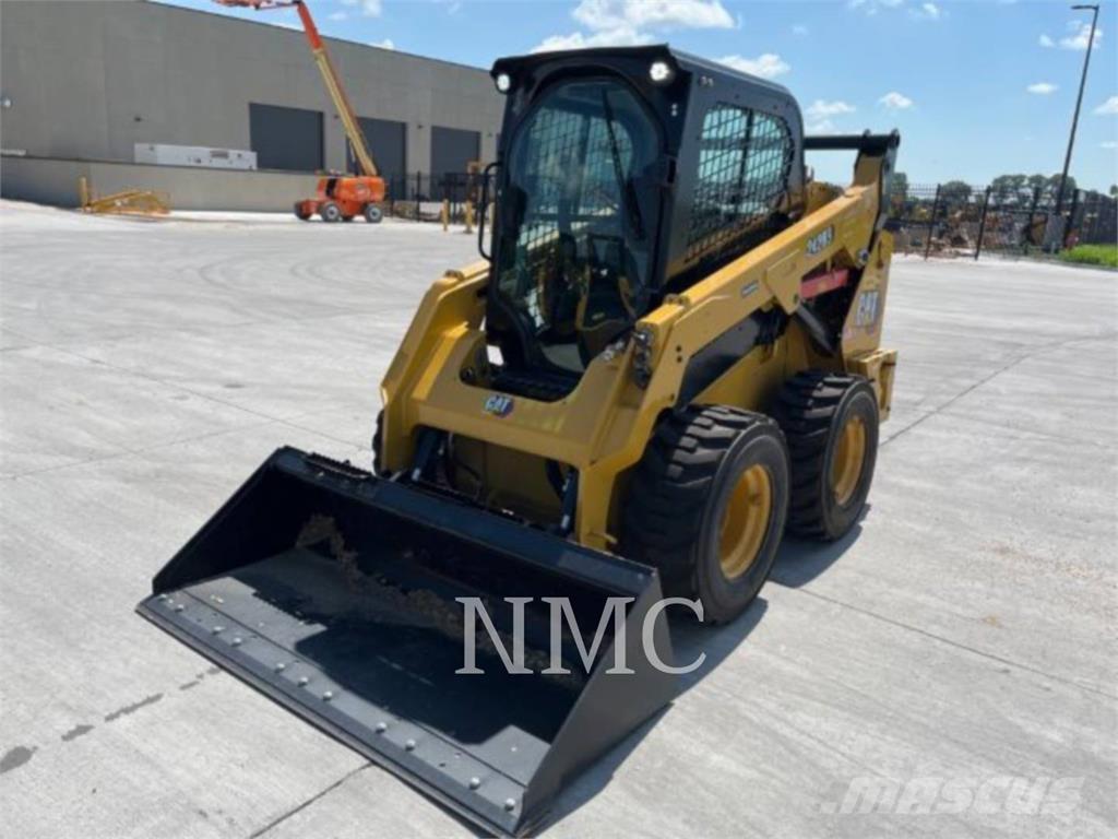 CAT 242D3 Mini incarcator