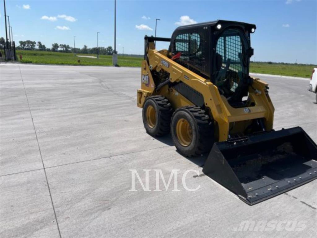 CAT 242D3 Mini incarcator