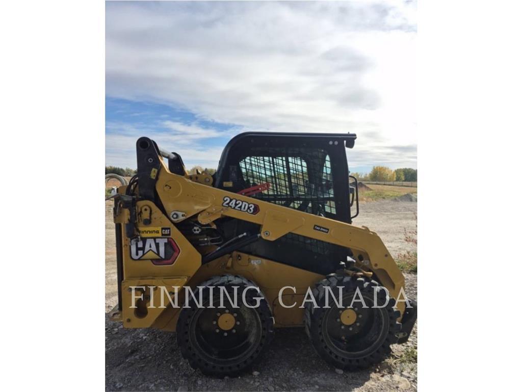 CAT 242D3 Mini incarcator