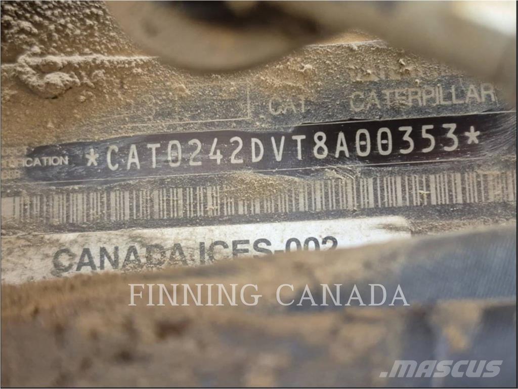 CAT 242D3 Mini incarcator