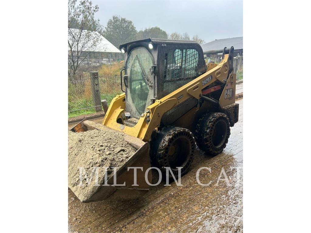 CAT 242D3 Mini incarcator