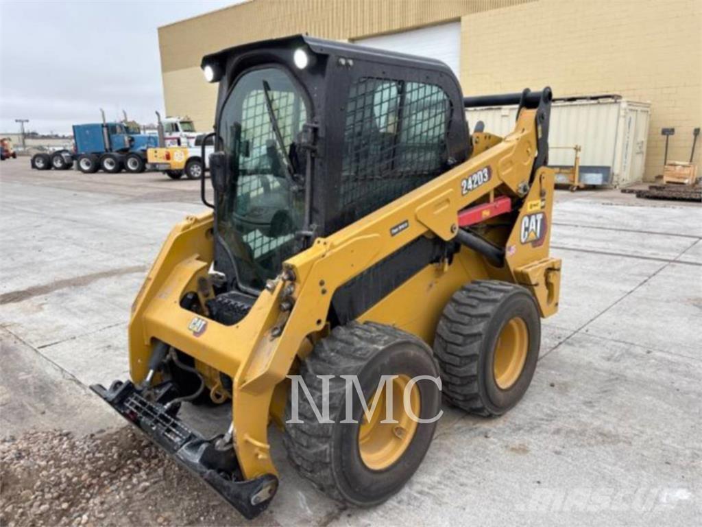 CAT 242D3 Mini incarcator