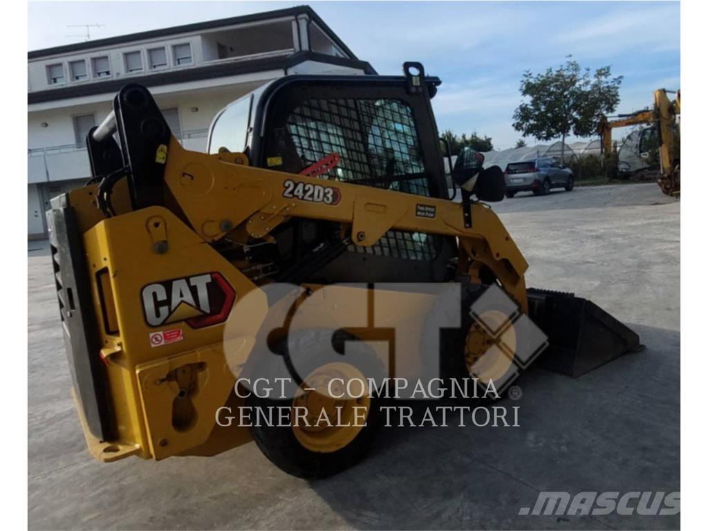 CAT 242D3 Mini incarcator