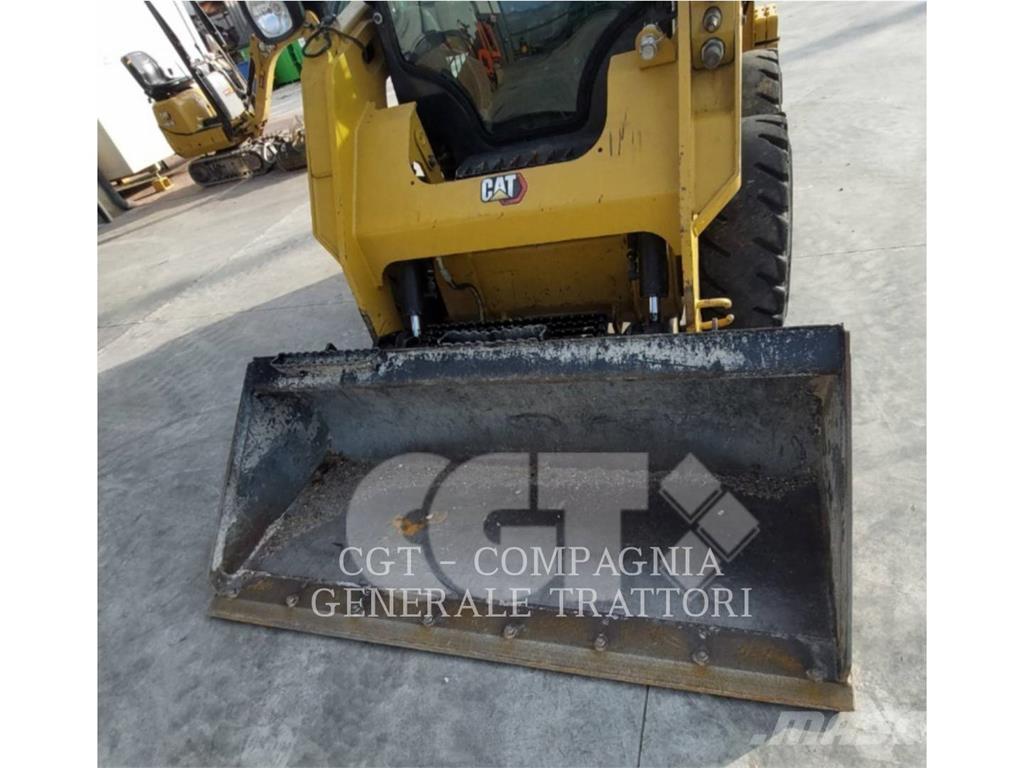 CAT 242D3 Mini incarcator