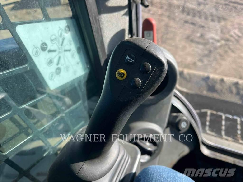 CAT 242D3 HF Mini incarcator