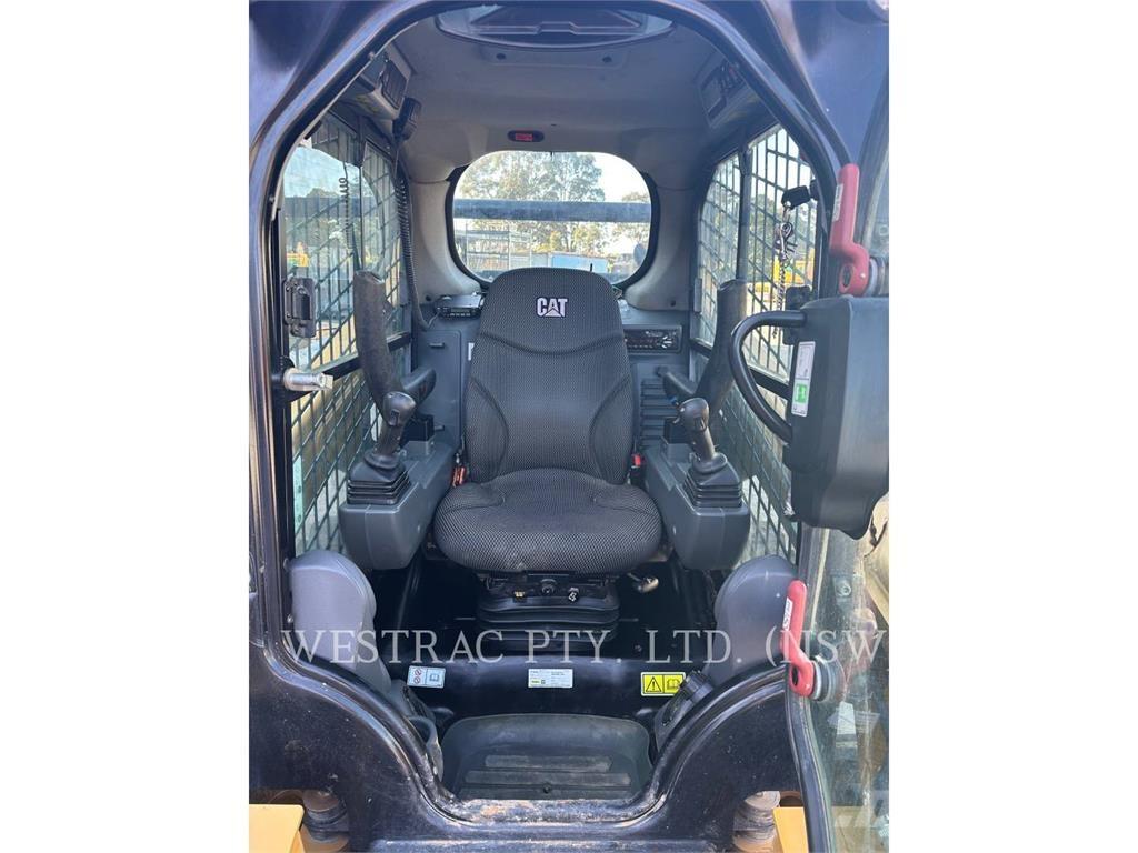 CAT 242D3LRC Mini incarcator