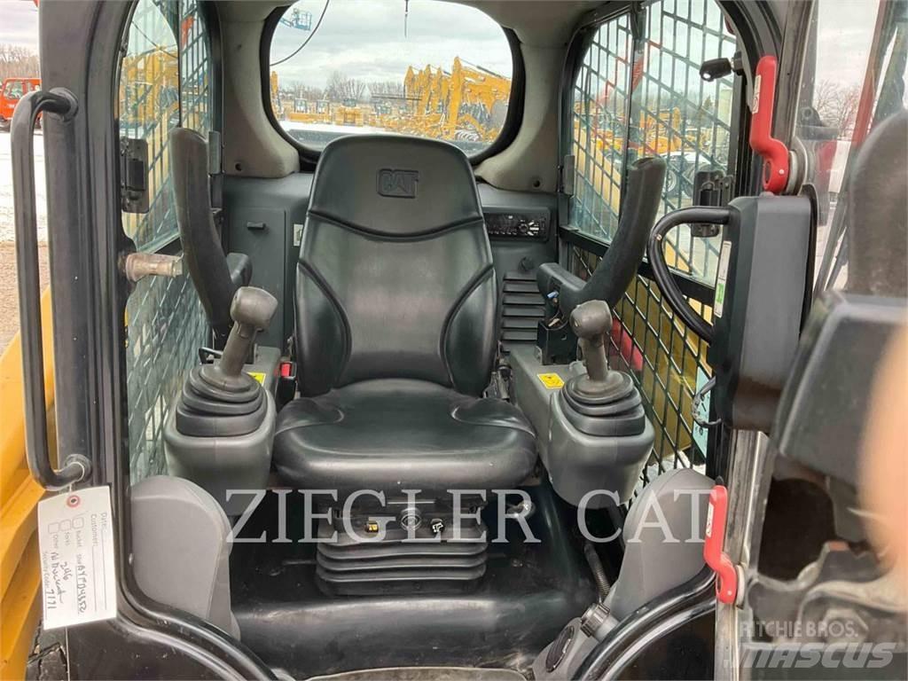 CAT 246D Mini incarcator