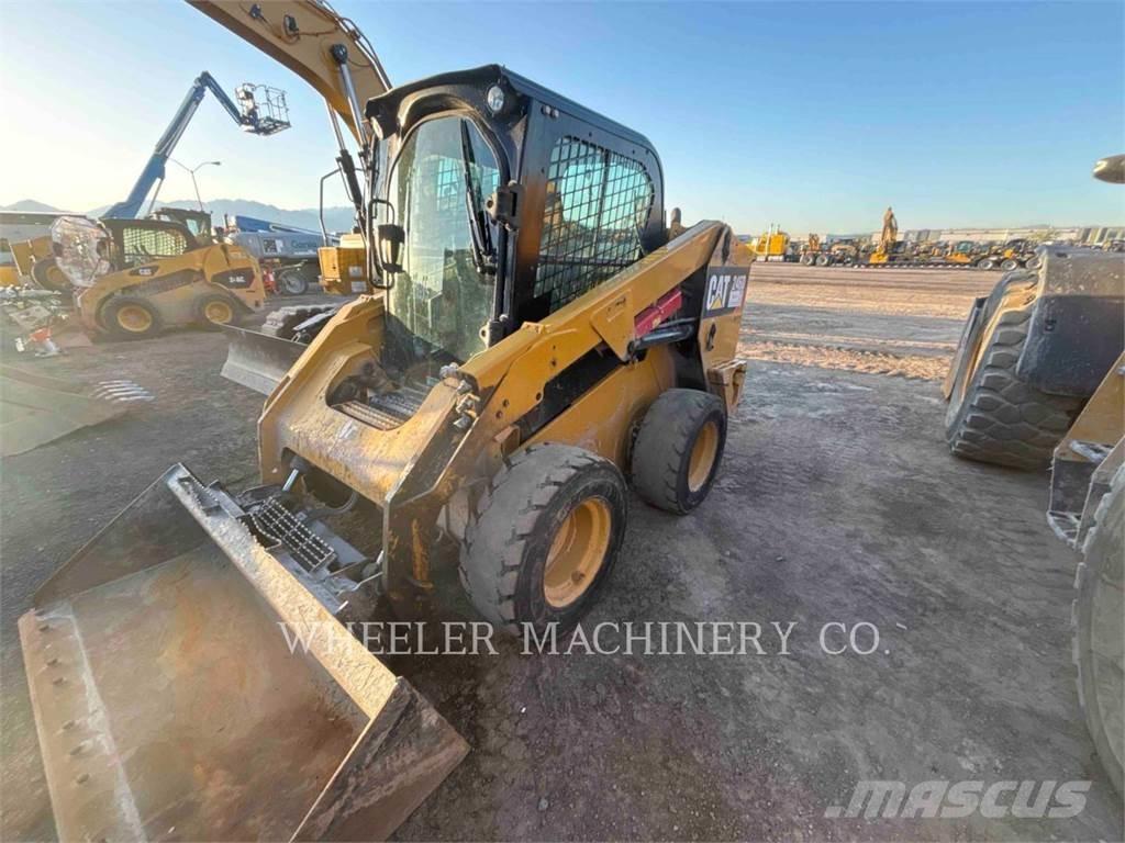 CAT 246D2 C3H4 Mini incarcator
