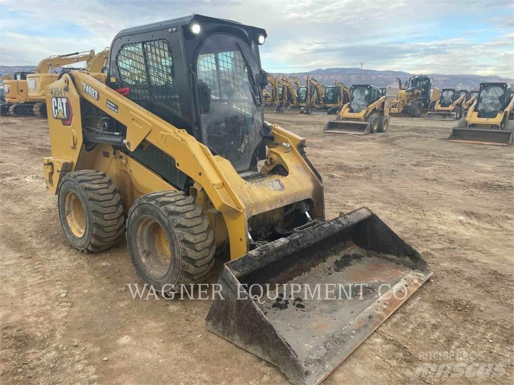 CAT 246D3 Mini incarcator