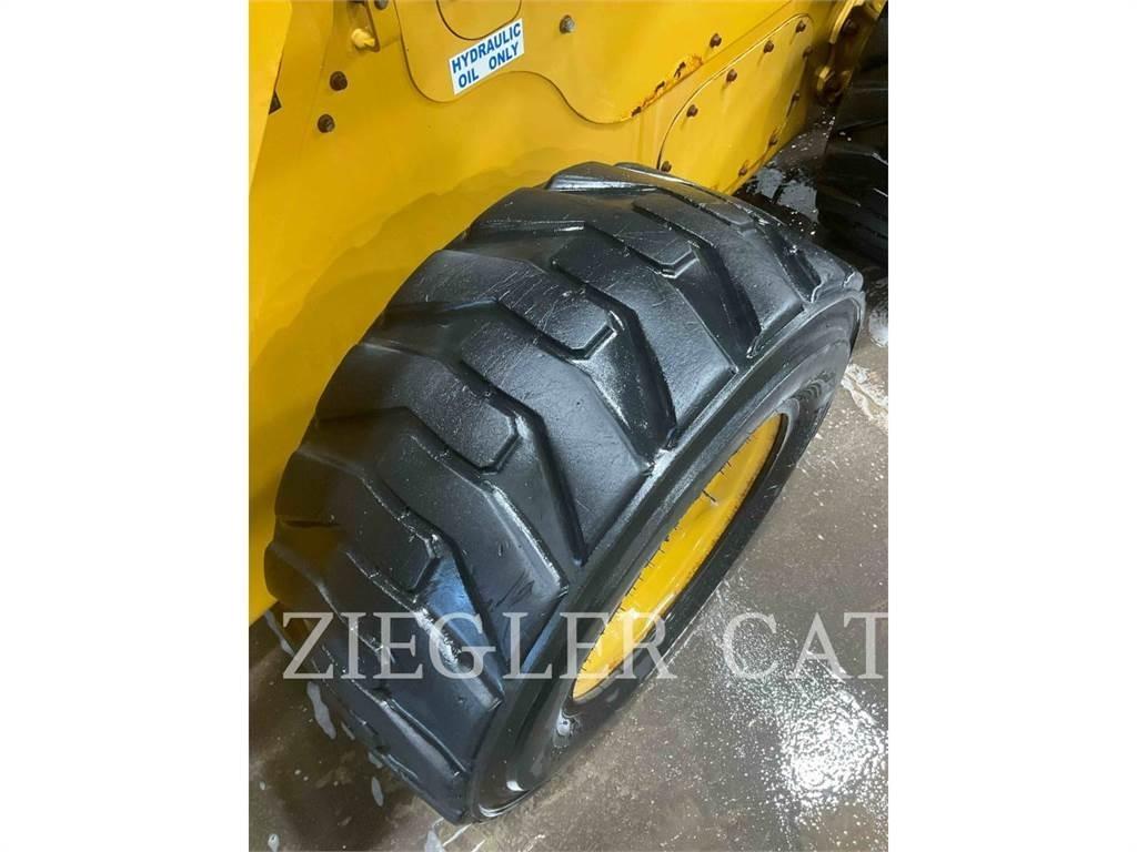 CAT 246D3 Mini incarcator