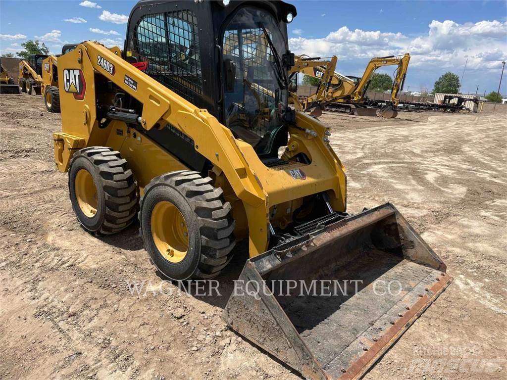 CAT 246D3 Mini incarcator
