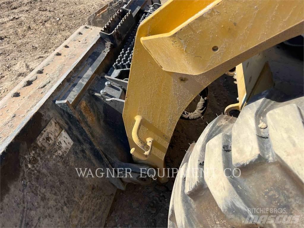 CAT 246D3 Mini incarcator