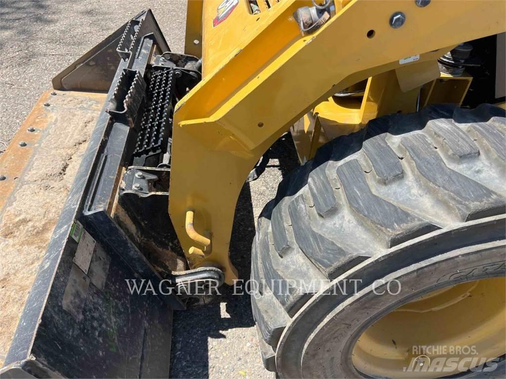 CAT 246D3 Mini incarcator
