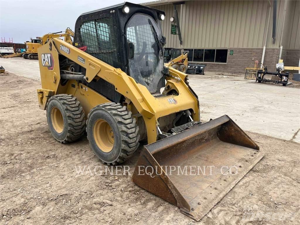 CAT 246D3 Mini incarcator