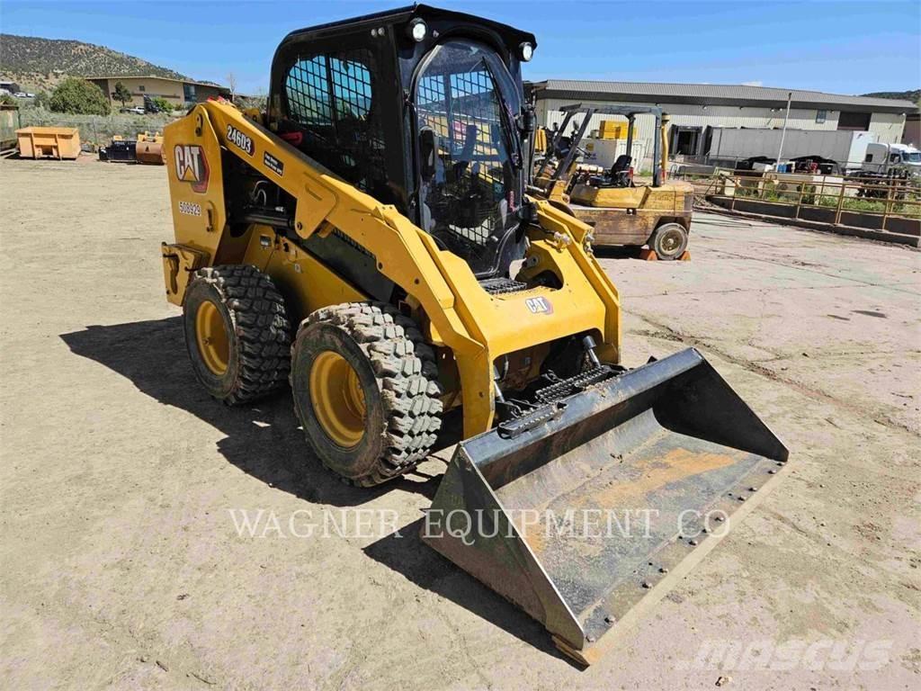 CAT 246D3 Mini incarcator