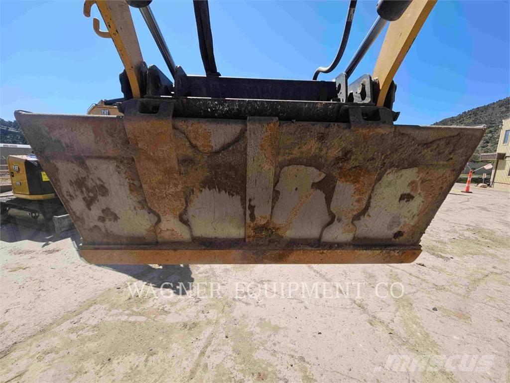 CAT 246D3 Mini incarcator