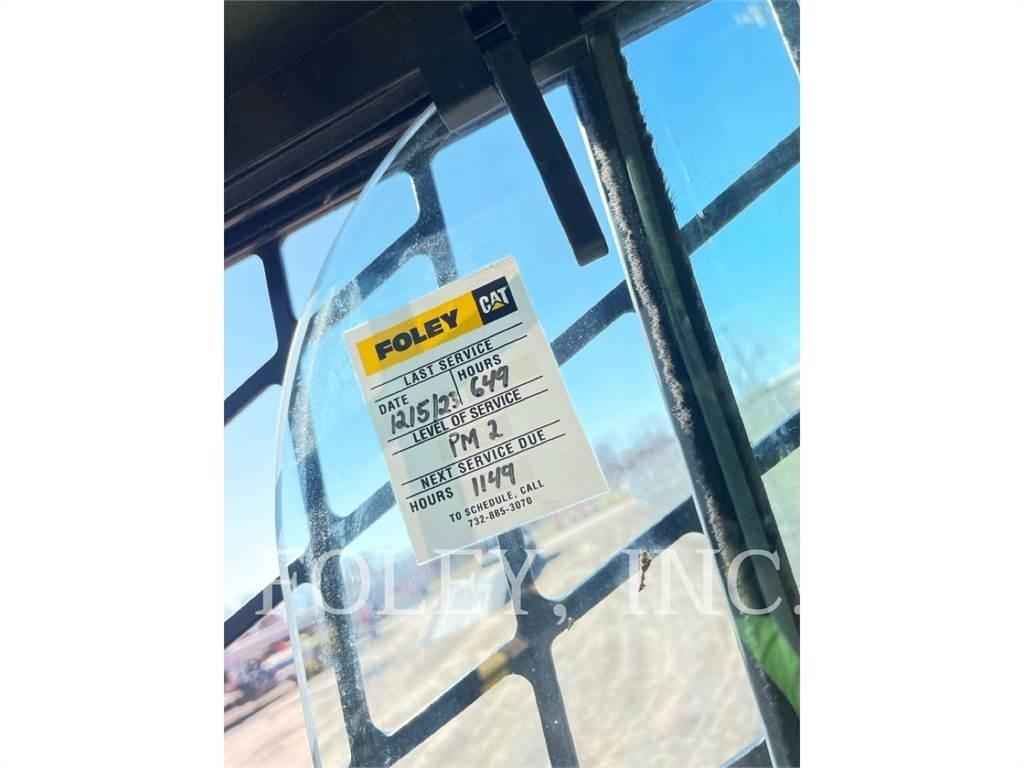 CAT 246D3 Mini incarcator