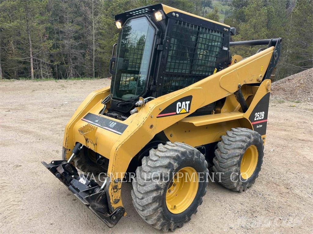 CAT 252B Mini incarcator