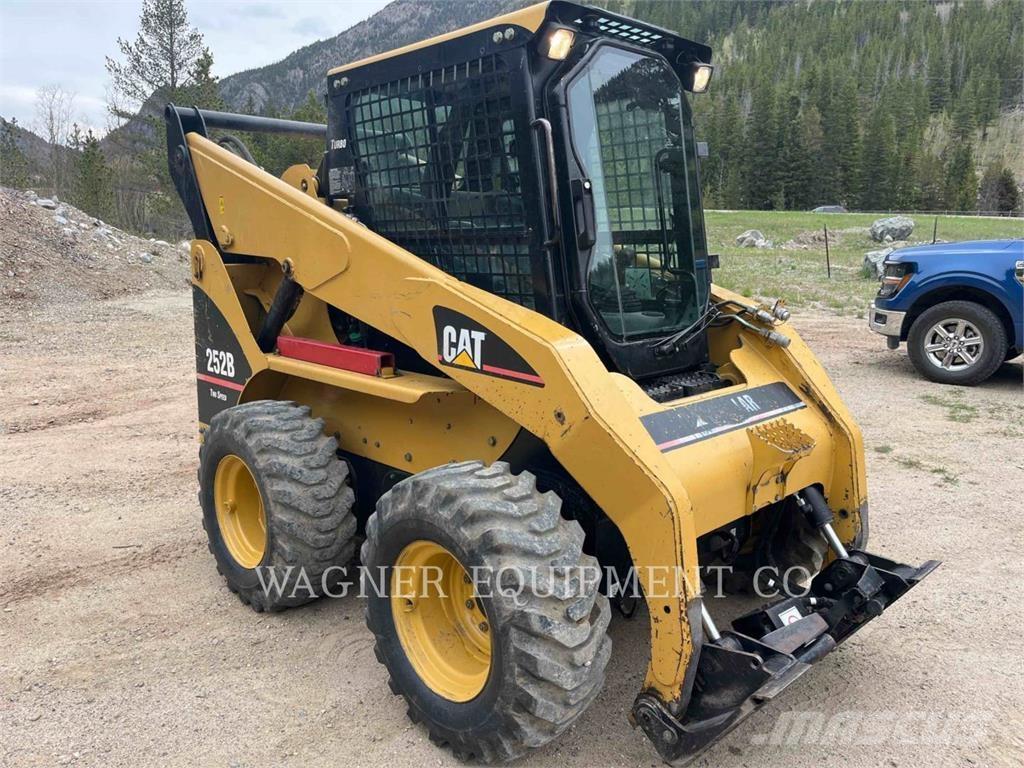 CAT 252B Mini incarcator