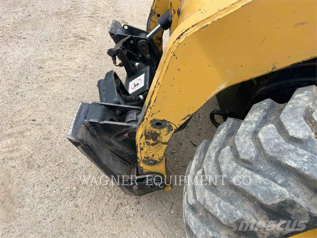 CAT 252B Mini incarcator