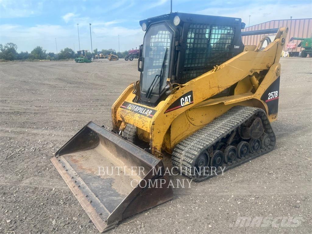 CAT 257B Încarcatoare cu excavator
