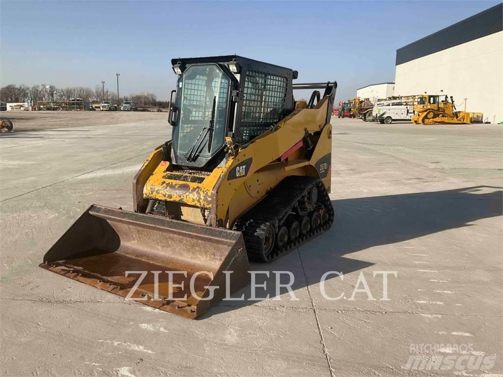 CAT 257B3 Încarcatoare cu excavator